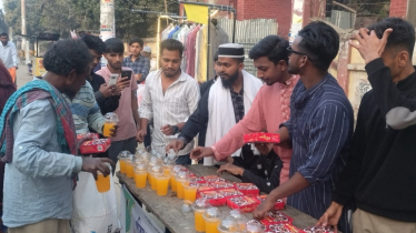 ইফতারে মাত্র ২ টাকায় চিকেন বিরানি ও শরবত ইফতারে মাত্র ২ টাকায় চিকেন বিরানি ও শরবত