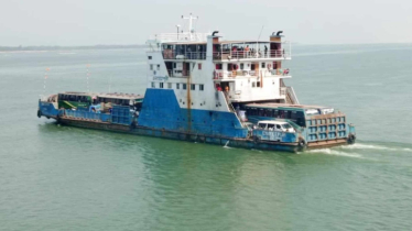 ৮ ঘণ্টা বন্ধ থাকার পর দৌলতদিয়া-পাটুরিয়া নৌরুটে ফেরি চলাচল শুরু