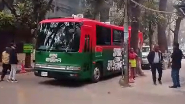 সপরিবারে ছাদ খোলা বাসে উঠতে পারেন তারেক রহমান 