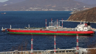 রাশিয়ার তেলের ওপর থেকে অস্থায়ীভাবে নিষেধাজ্ঞা তুলে দিলো যুক্তরাষ্ট্র