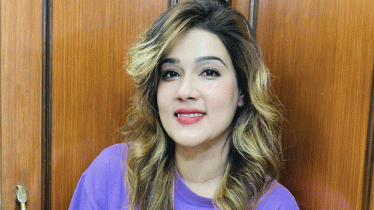 এবার গান গাইলেন মাহিয়া মাহি