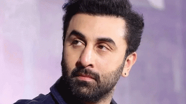 ‘দাড়িতে পাক ধরেছে’, ৪৩তম জন্মদিনে জানালেন রণবীর কাপুর