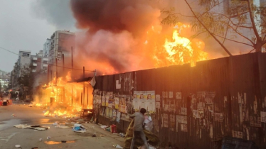 উত্তরা কাঁচাবাজারে আগুন, নিয়ন্ত্রণে কাজ করছে ৫ ইউনিট