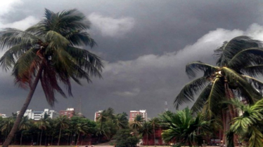 আট অঞ্চলে ৬০ কিলোমিটার বেগে ঝড়ের শঙ্কা