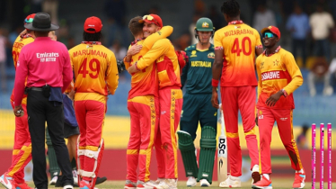 বিশ্বকাপে অস্ট্রেলিয়াকে হারালো জিম্বাবুয়ে