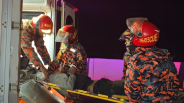 ঘন কুয়াশায় মুন্সীগঞ্জে মালবাহী ট্রাক দুর্ঘটনা, আহত ৯ 