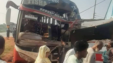 বাসের নিয়ন্ত্রণ হারিয়ে মসজিদে ধাক্কা, বাবা-ছেলে নিহত