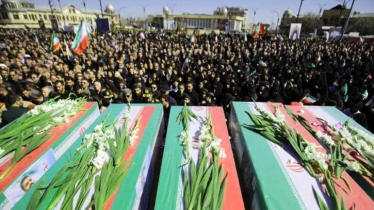 আলি লারিজানির জানাজায় হাজারো মানুষের ঢল