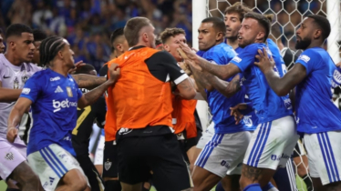 ফুটবল নাকি রণক্ষেত্র; এক ম্যাচে ২৩ লাল কার্ডের রেকর্ড!