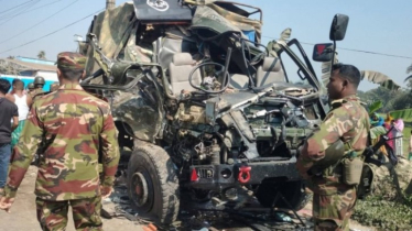 সেনাবাহিনীর গাড়ির সঙ্গে বাসের ভয়াবহ সংঘর্ষ—মুহূর্তেই ঝরলো ৩ প্রাণ!