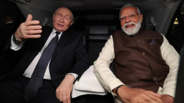 উষ্ণ অভ্যর্থনা শেষে এক গাড়িতে ফিরলেন মোদী-পুতিন