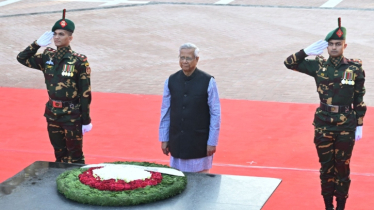 জাতির শ্রেষ্ঠ সন্তানদের প্রতি প্রধান উপদেষ্টার শ্রদ্ধা