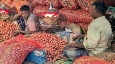 হঠাৎ বাড়লো পেঁয়াজের দাম