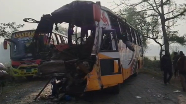 দুই বাসের মুখোমুখি সংঘর্ষে নিহত ২, আহত অন্তত ১০
