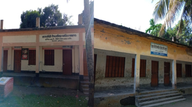দুপুরেই তালাবদ্ধ মাদ্রাসা, শিক্ষার মান সংকটে চিলমারীর দুই মাদ্রাসা