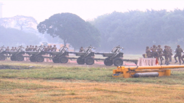 ৩১ বার তোপধ্বনি: শহীদদের প্রতি বিশেষ গান স্যালুট প্রদর্শন