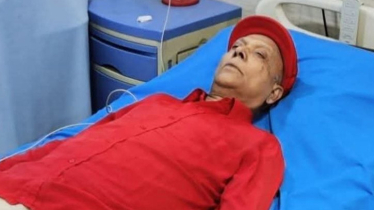 কবি আব্দুল হাই শিকদার অসুস্থ, ভর্তি হয়েছেন হাসপাতালে