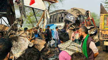 পাবনায় দুই বাসের সংঘর্ষে নিহতের সংখ্যা বেড়ে দাঁড়ালো ৪ জনে