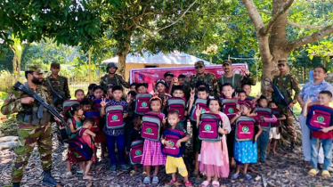 সেনাবাহিনীর ছোঁয়ায় বদলে গেলো দুর্গম ভূয়াছড়ির পার্বত্য জীবন সেনাবাহিনীর ছোঁয়ায় বদলে গেলো দুর্গম ভূয়াছড়ির পার্বত্য জীবন