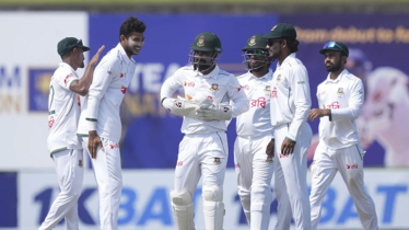 ১০ রানের লিড পেয়ে আবার ব্যাটিংয়ে বাংলাদেশ