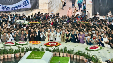 জিয়াউর রহমানের মাজারে বিএনপির শ্রদ্ধা নিবেদন