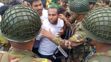 পাঁচ ঘণ্টা পর বরিশালের সড়ক অবরোধ তুলে নিলো শিক্ষার্থীরা