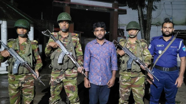 ব্যবসায়ীকে আটকে রেখে চাঁদাবাজি, সেনাবাহিনীর হাতে ছাত্রদল নেতা আটক