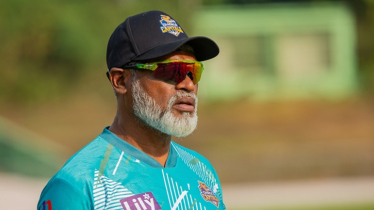 বিপিএলে শোক: মাঠেই লুটিয়ে পড়লেন সহকারী কোচ, হার্ট অ্যাটাকে মৃত্যু