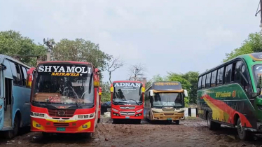 চাঁপাইনবাবগঞ্জ থেকে ৯০ ঘণ্টা পর দূরপাল্লার বাস চলাচল শুরু