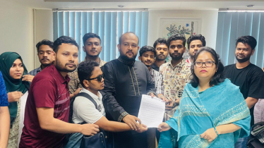 ডাকসুতে প্রতিবন্ধী ক্ষমতায়ন বিষয়ক সম্পাদক পদ সৃষ্টিসহ ৮ দফা দাবিতে স্মারকলিপি প্রদান