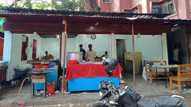ঢাকা কলেজের হোটেলে অতিরিক্ত দামে নিম্ন মানের খাবার, প্রশাসন নিরব!