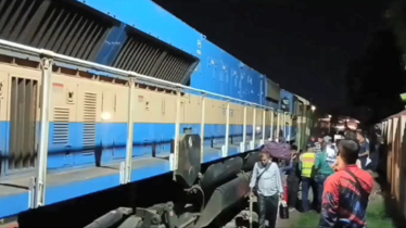 গাজীপুরে পদ্মা এক্সপ্রেস লাইনচ্যুত, ঢাকার সঙ্গে উত্তরবঙ্গ ট্রেন চলাচল বন্ধ