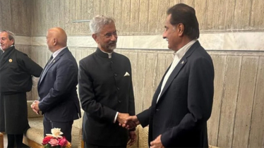 ঢাকায় এসে হাসিমুখে হাত মেলালেন পাকিস্তানের স্পিকার ও ভারতের পররাষ্ট্রমন্ত্রী