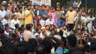 ঢাকা-৬ আসনে ইশরাক হোসেনের গণসংযোগে জনস্রোত