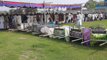 জানাযায় হাজারো মানুষ, একই কবরস্থানে চিরনিন্দ্রায় পাশাপাশি শায়িত ৯জন