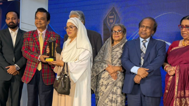 আইকনিক লিডারশীপ: আজীবন সম্মাননা পেলেন জুয়েল আইচ ও দিলারা জামান