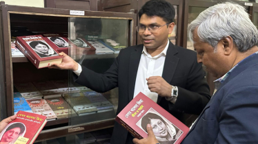 কলকাতায় বাংলাদেশ মিশনের লাইব্রেরিতে খালেদা জিয়ার বই