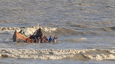 হঠাৎ উত্তাল সাগর, কুয়াকাটায় পর্যটকরা হোটেলবন্দী