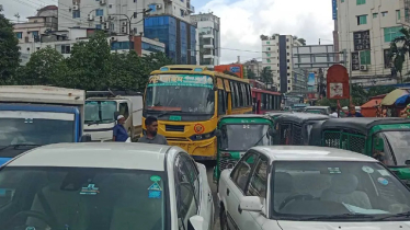 কুড়িল বিশ্বরোডে সড়কে শ্রমিকরা, যান চলাচল বন্ধ, বিকল্প রুট ডিএমপির
