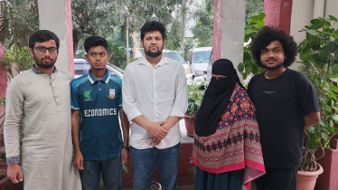 বোতল নিক্ষেপ: জবি ছাত্রকে বাসায় দাওয়াত দিলেন উপদেষ্টা মাহফুজ