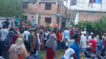 দরজা ভেঙে প্রবাসীর স্ত্রী-সন্তানদের মরদেহ উদ্ধার, পাশেই বিষের কৌটা