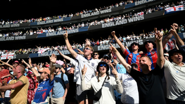 দুই দিনেই শেষ মেলবোর্ন ডেস্ট: ১৪ বছরের খরা কাটালো ইংল্যান্ড