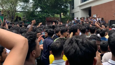 মাইলস্টোনে শিক্ষার্থীদের সাথে পুলিশের ধাওয়া-পাল্টা ধাওয়া