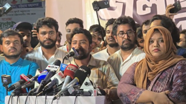 সত্য উন্মোচন করে দেওয়ায় বিভিন্ন স্থানে এনসিপিকে বাধা দেয়া হচ্ছে: নাহিদ