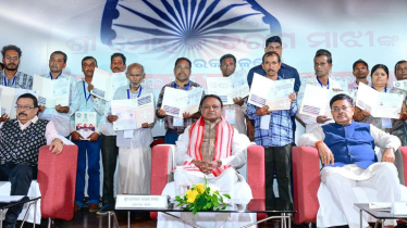 ৩৬ বাংলাদেশিকে নাগরিকত্ব দিল ভারত, সনদ তুলে দিয়েছেন মুখ্যমন্ত্রী