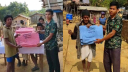 ২৬ ঘণ্টা হেটে গিয়ে বিতরণ, প্রথমবার কম্বল পেল নিউথাংনাং পাড়ার মানুষ