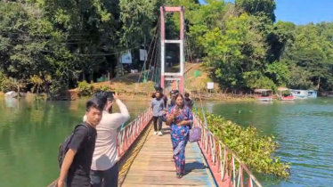 প্রায় ৩ মাস পর ভেসে উঠলো রাঙ্গামাটির ঝুলন্ত সেতু