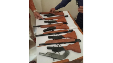 ৯৯৯ নম্বরে ফোন: কবরস্থান থেকে মিললো বিপুল আগ্নেয়াস্ত্র