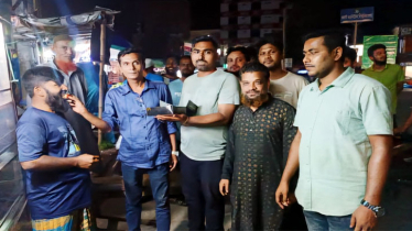 হত্যা মামলার আসামি রিপনুল গ্রেফতারে চুয়াডাঙ্গায় মিষ্টি বিতরণ