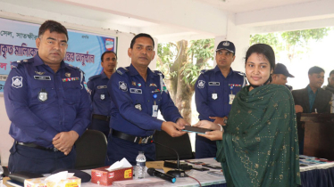 হারানো ৮৯টি ফোন ও বিকাশ-নগদের টাকা উদ্ধার করে ফেরত দিলো পুলিশ
